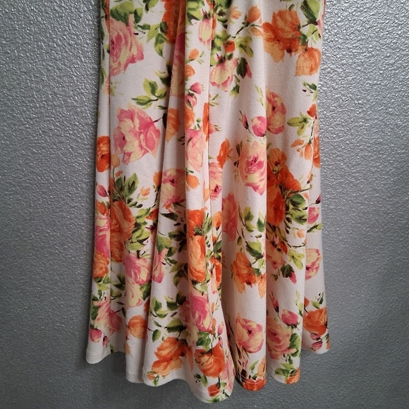 Fashion Magazine Floral Mini Dress 0 - Picture 6 of 7